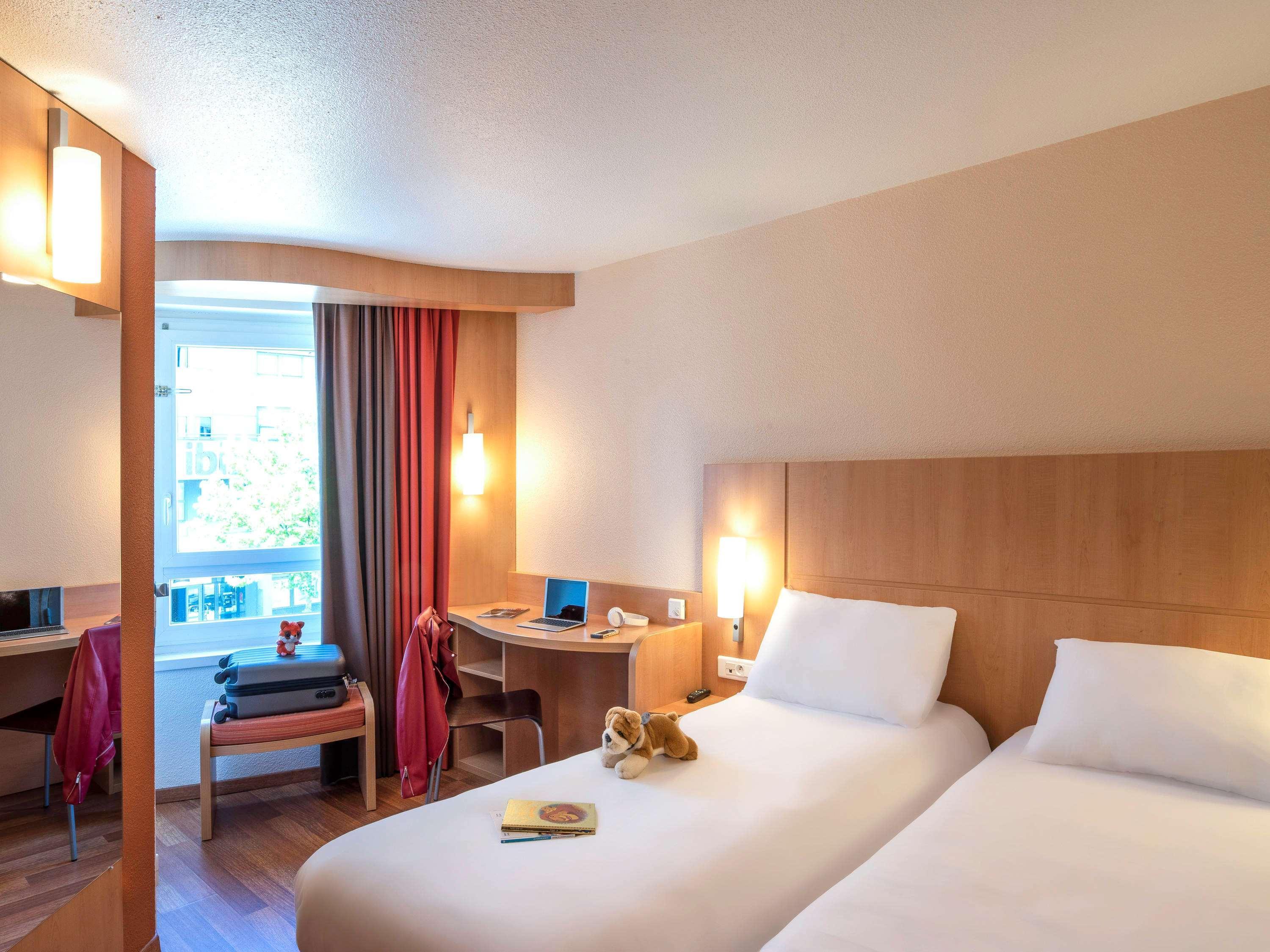Отель Ibis Tours Centre Gare Экстерьер фото